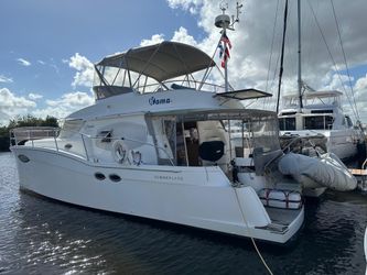 40' Fountaine Pajot 2010 Yacht For Sale